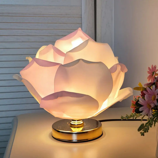 European and American Creative Large Rose Table Lamp Lotus Lamp Girl’s Bedroom Atmosphere Popular Dreamy Wedding