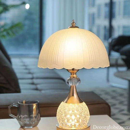 Crystal Bedside Table Lamp American-Style Nostalgic High-End Table Lamp for Master Bedroom Adjustable Lighting