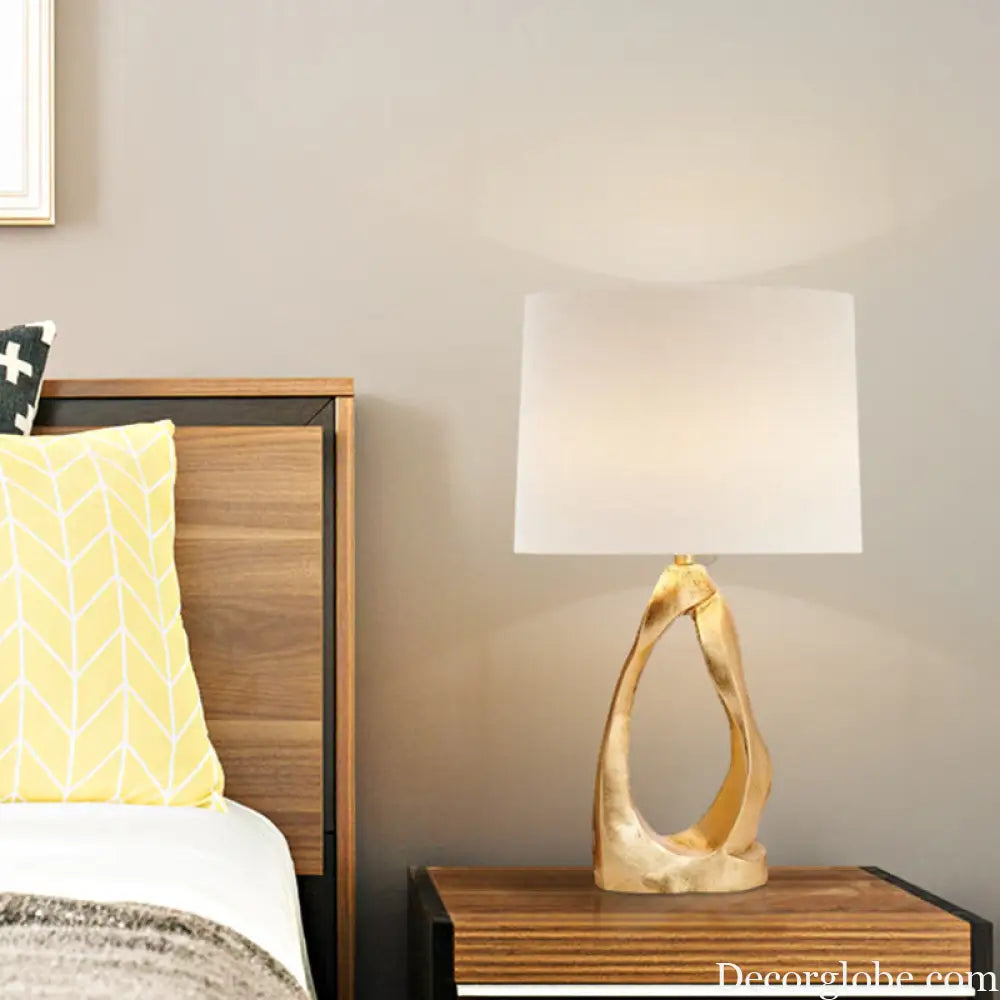 American Art Table Lamp Bedroom Bedside Table Lamp Modern Simple Modern Style Creative Golden Bedside Lamp Warm