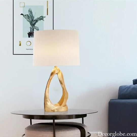 American Art Table Lamp Bedroom Bedside Table Lamp Modern Simple Modern Style Creative Golden Bedside Lamp Warm
