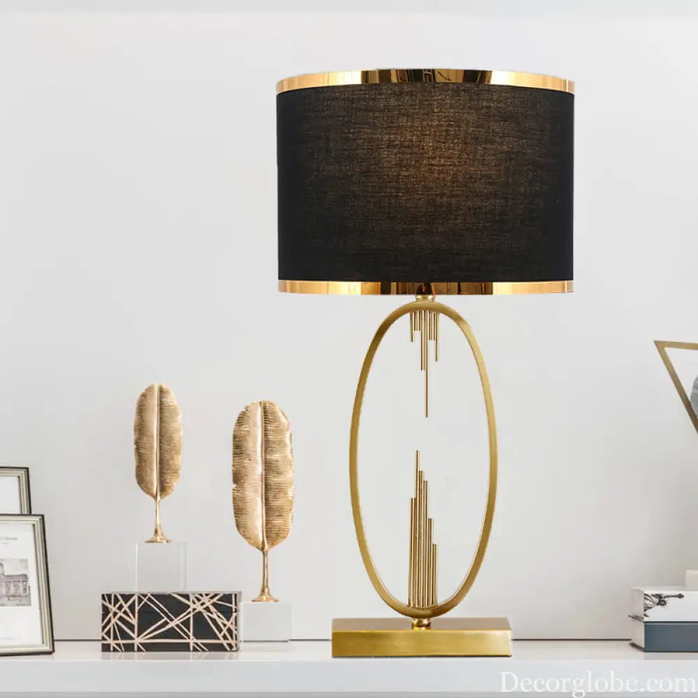 Light Luxury Table Lamp Post-modern Creative American Style Household Simple Living Room Model Room Decorative Lamp