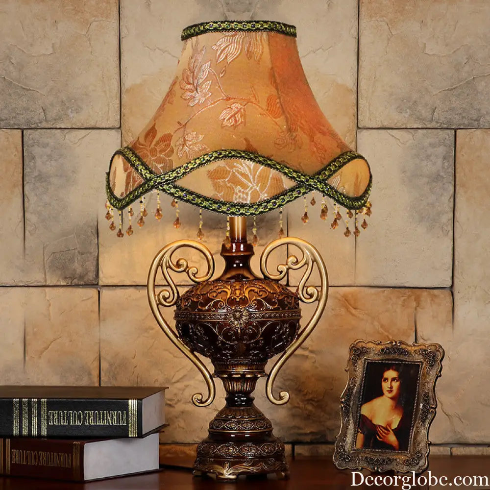European Style Table Lamp Bedroom Bedside Lamp Vintage Light Luxury High-end Study Palace Luxury Living Room Decoration