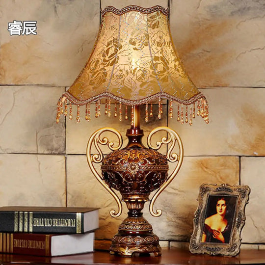 European Style Table Lamp Bedroom Bedside Lamp Vintage Light Luxury High-end Study Palace Luxury Living Room Decoration