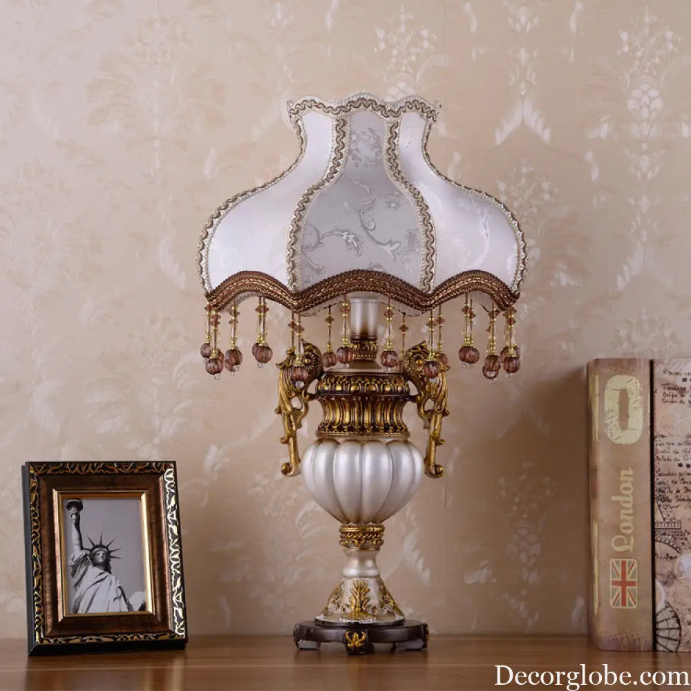 Cross-Border European Table Lamp Bedroom Bedside Lamp Personalized Creative Warm Warm Light Dimmable Bedside Table Lamp