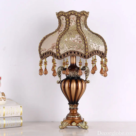 European Style Living Room Table Lamp Light Luxury Retro American Classical High-end Luxury Warm Romantic Wedding Room