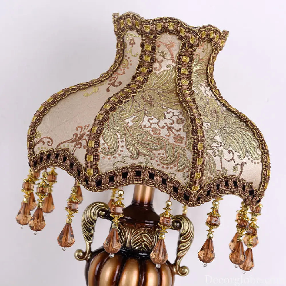 European Style Living Room Table Lamp Light Luxury Retro American Classical High-end Luxury Warm Romantic Wedding Room