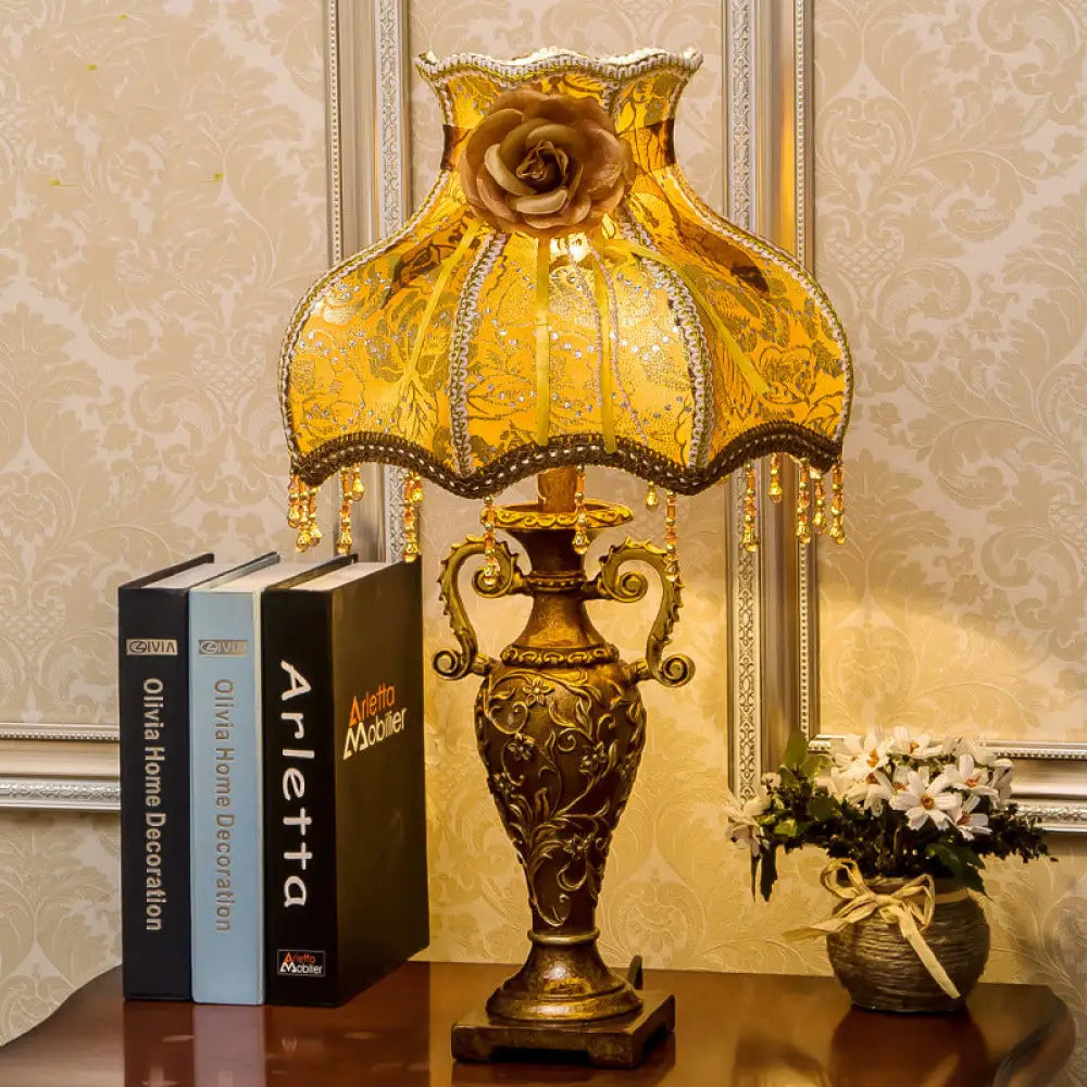 European Style Retro Table Lamp Bedroom Wedding Wedding American Style Fabric Table Lamp Wedding Room Living Room