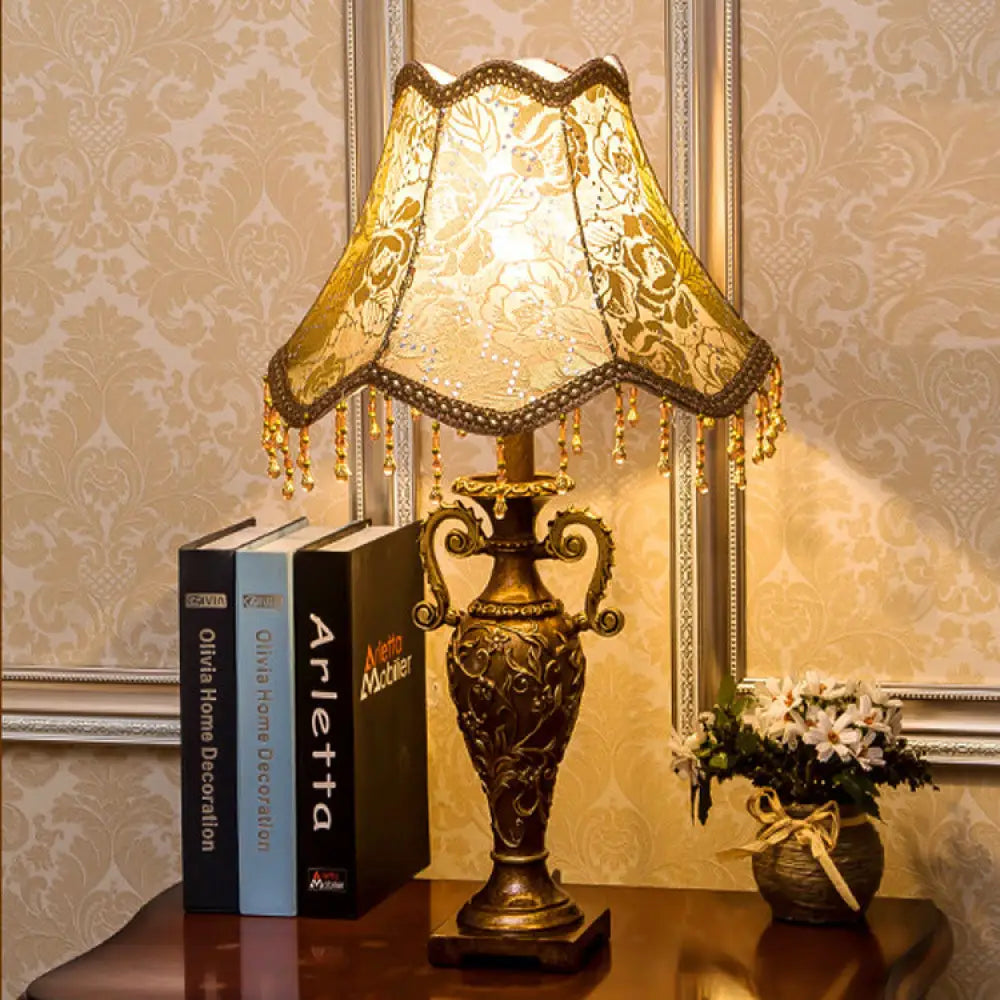 European Style Retro Table Lamp Bedroom Wedding Wedding American Style Fabric Table Lamp Wedding Room Living Room
