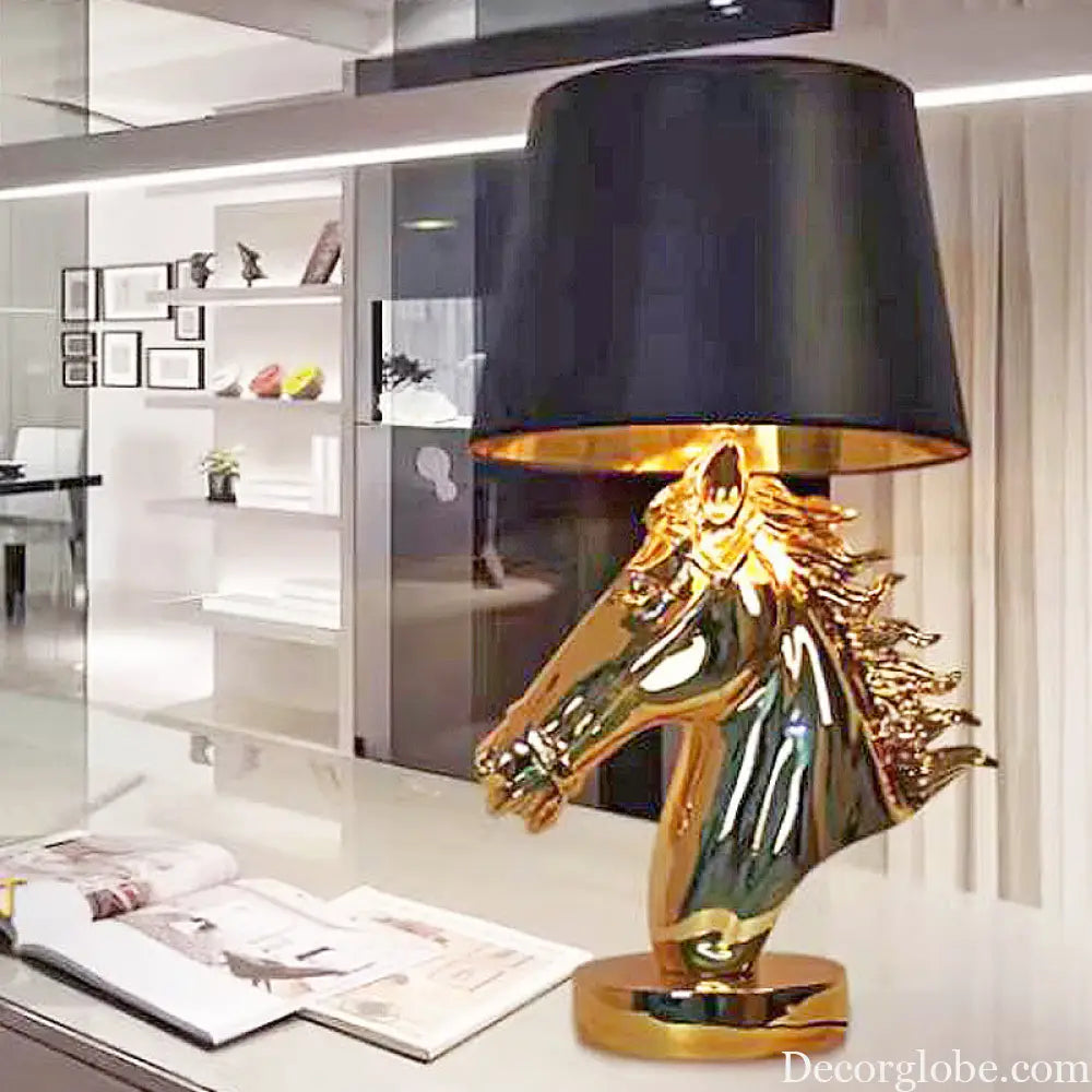 Nordic resin creative horse head table lamp modern living room living room home model room desktop decoration