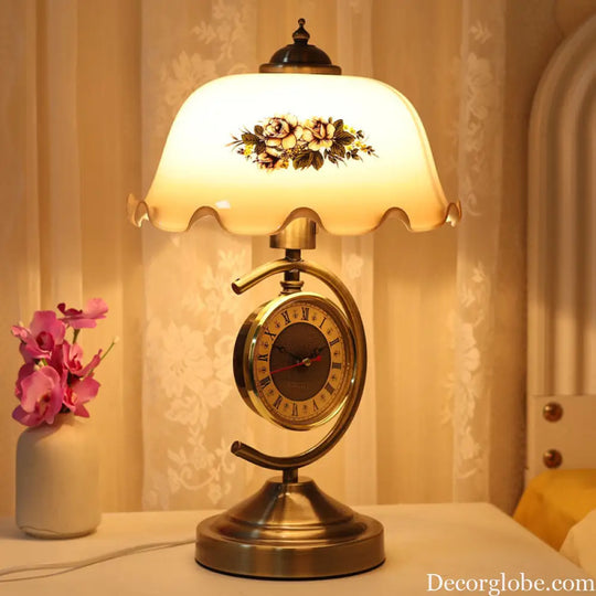 Cross-Border Exclusive for Mid-Century Style Retro Nostalgic European Cheongsam Clock Table Lamp Study Living Room